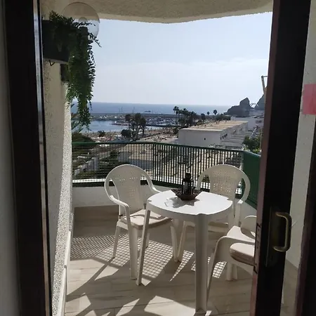 Sol Y Cielo Estrellado En Balcon Mogán